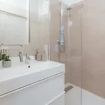 Grand Moderne Avec 4 A 15ᵉ アパート