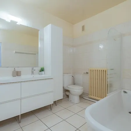 Grand Moderne Avec 4 A 15ᵉ