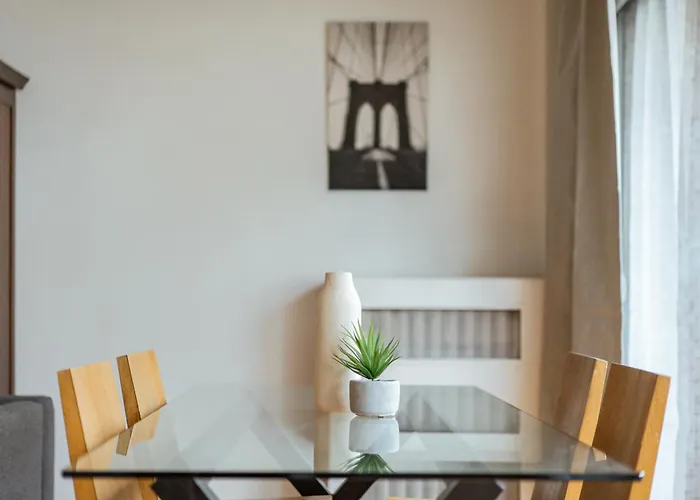 Grand Moderne Avec 4 A 15ᵉ *