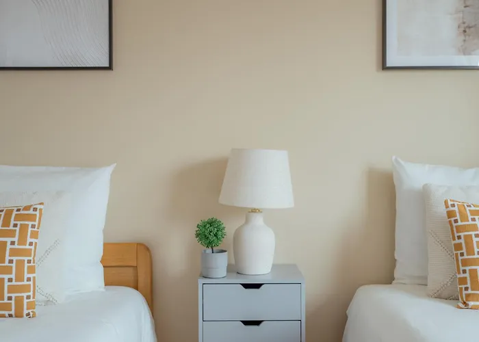 Grand Moderne Avec 4 A 15ᵉ