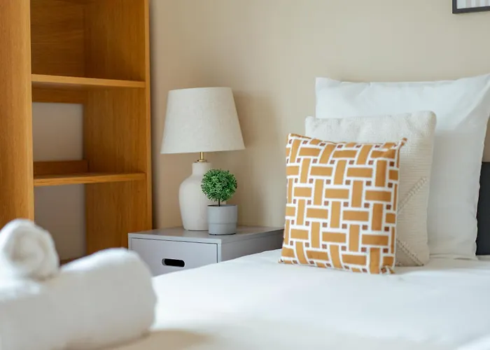 Grand Moderne Avec 4 A 15ᵉ